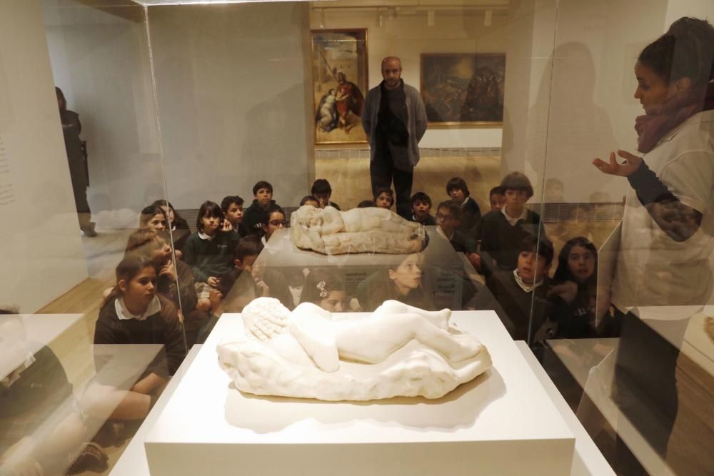 Visita de los alumnos del colegio Santa Teresa al Museo de Bellas Artes