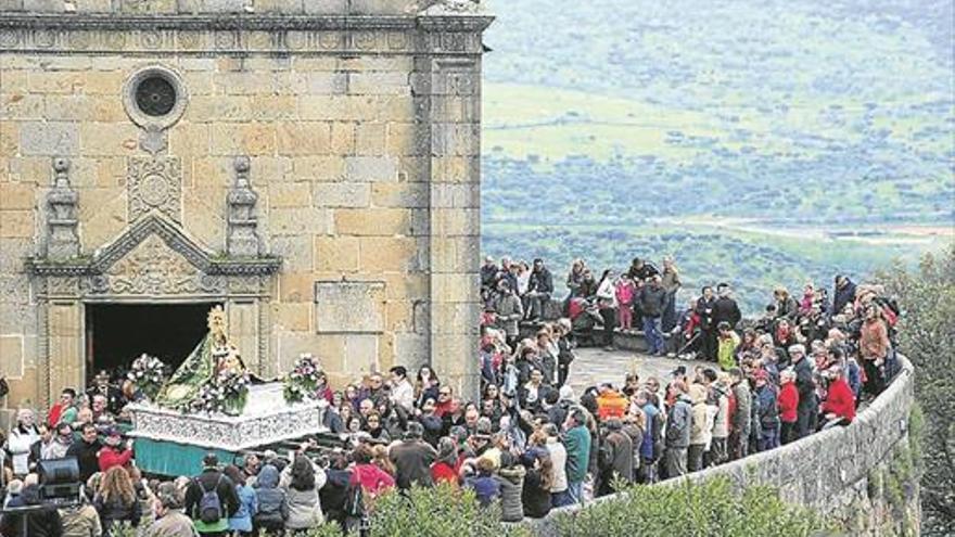 Monaguillos, el Puerto les necesita