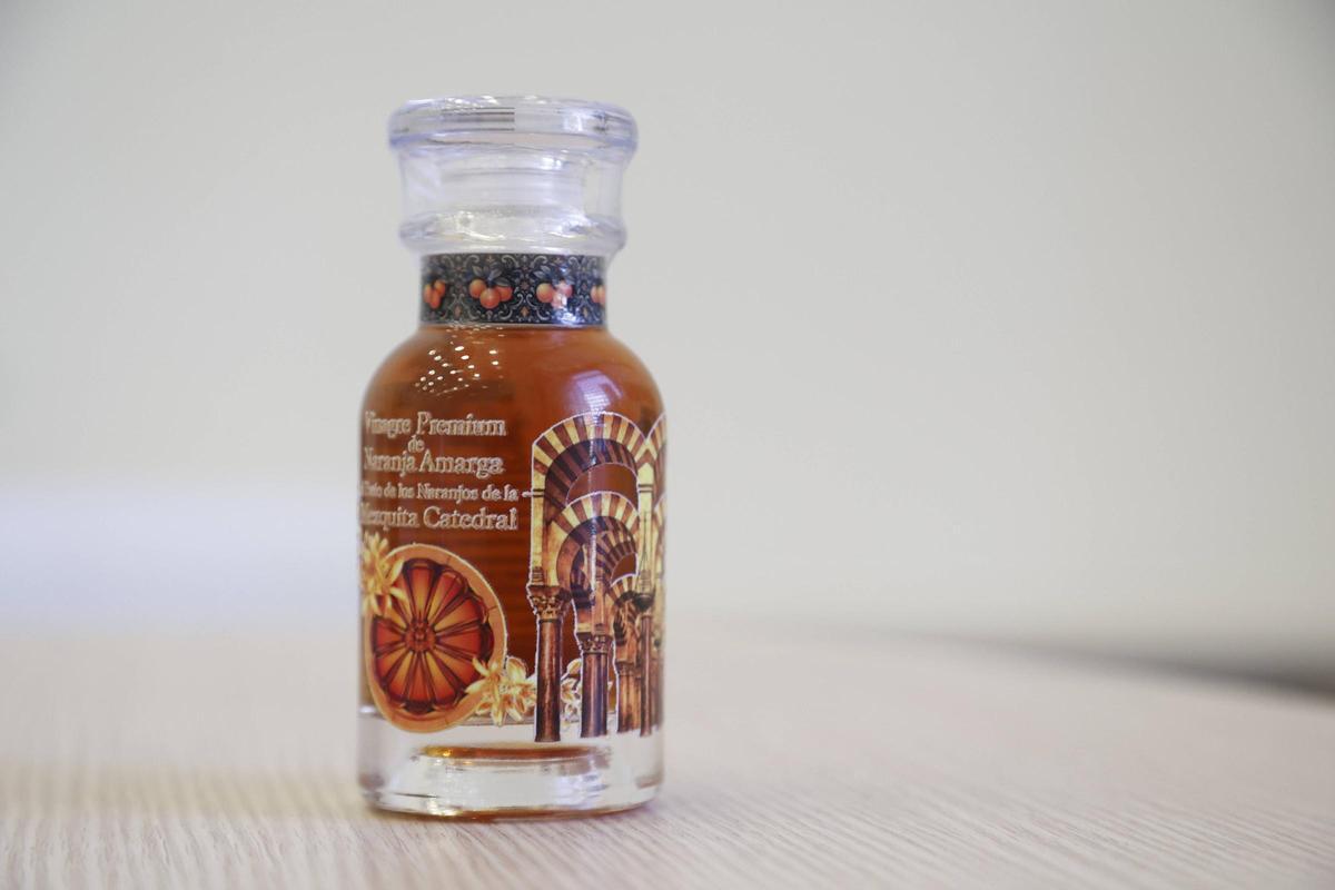 Frasco de 10 cl de vinagre de naranja amarda de la Mezquita-Catedral.