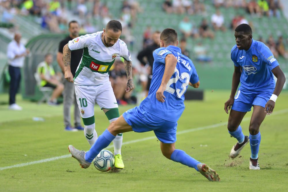 Partido de la primera jornada entre el Elche y el Fuenlabrada