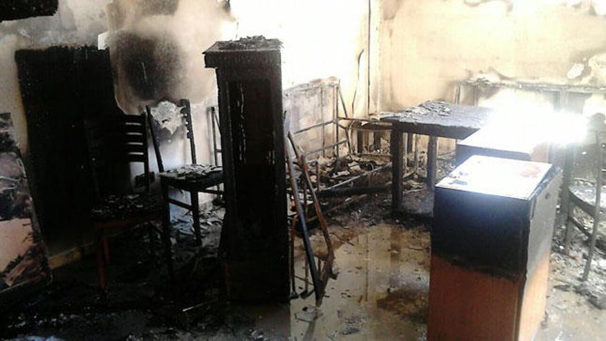 Interior del edificio incendiado.