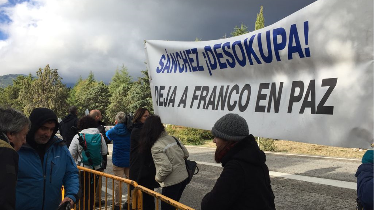 Manifestación contra exhumación Franco 24 octubre 2019 en Cuelgamuros