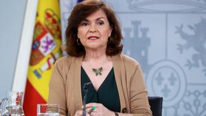 GRAF4729. MADRID, 15/03/2019.- La vicepresidenta del Gobierno, Carmen Calvo, durante la rueda de prensa posterior a la reunión del Consejo de Ministros hoy en La Moncloa. Calvo ha anunciado hoy que los restos de Francisco Franco serán exhumados del Valle de los Caídos y enterrados de nuevo en el panteón del cementerio de Mingorrubio, en el Pardo, el próximo 10 de junio. EFE/ Angel Diaz
