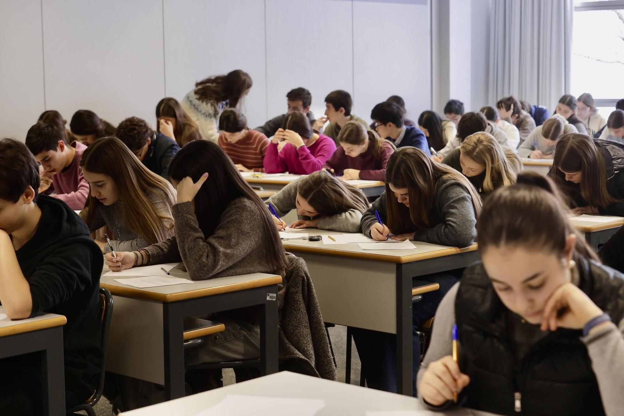 Dos mil niños participan en la Olimpiada Matemática que hoy ha organizado el Colegio Guadalaviar en la UPV