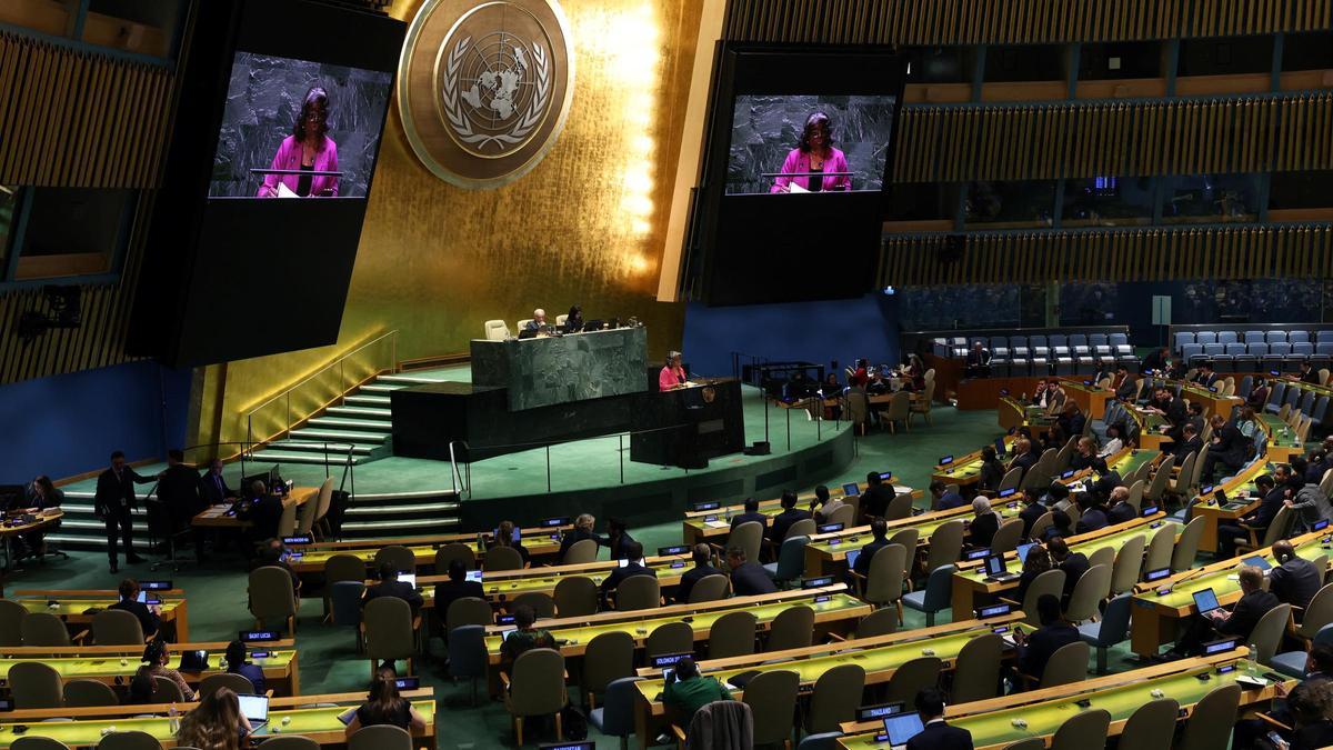 La embajadora de EEUU ante la ONU,  Linda Thomas-Greenfield, durante su discurso ante la Asamblea General de la ONU, este viernes.