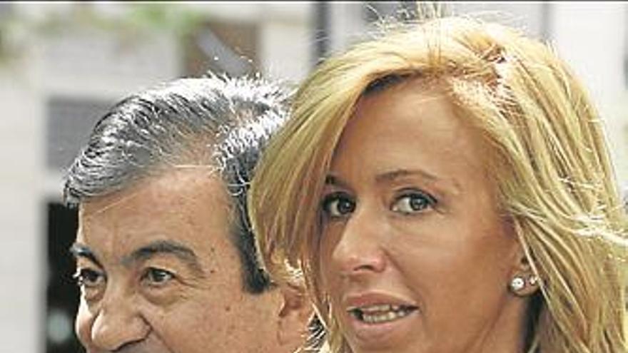Álvarez Cascos y María Porto se separan