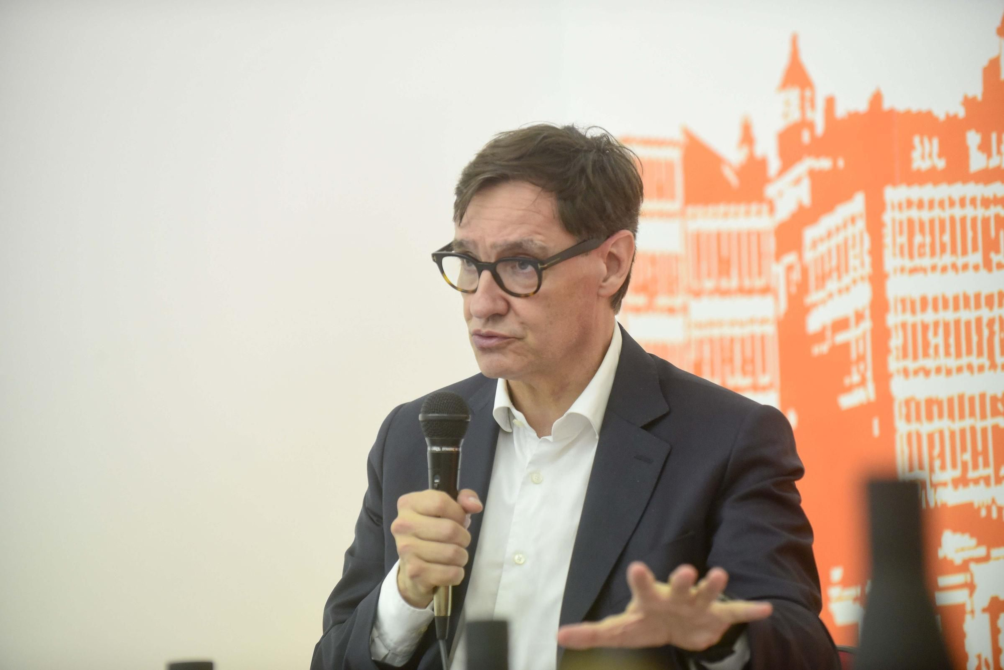 Salvador Illa se reúne con militantes en la sede del PSOE en A Coruña