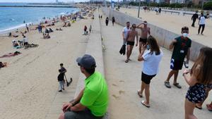 La falta de sorra a les platges de Barcelona obliga a traslladar concerts i xiringuitos