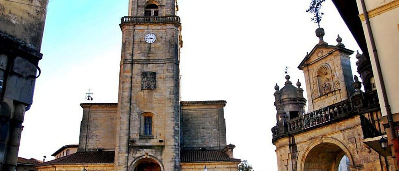 Iglesia y arco de Santa Ana en Durango.