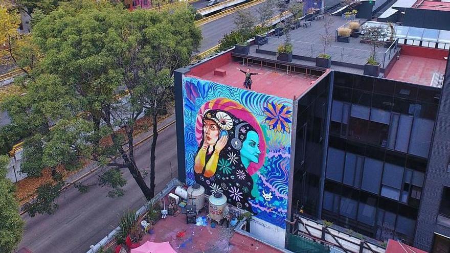 El mural ya terminado en el edificio &#039;La Bestia&#039;, en la avenida José Vasconcelos de Ciudad de México.
