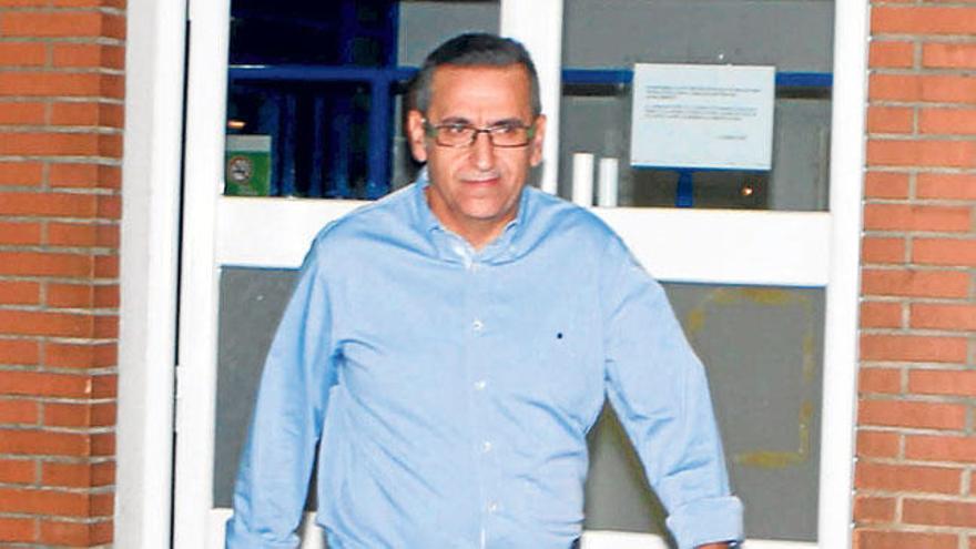 José Antonio Navarro, abandonando ayer la cárcel.