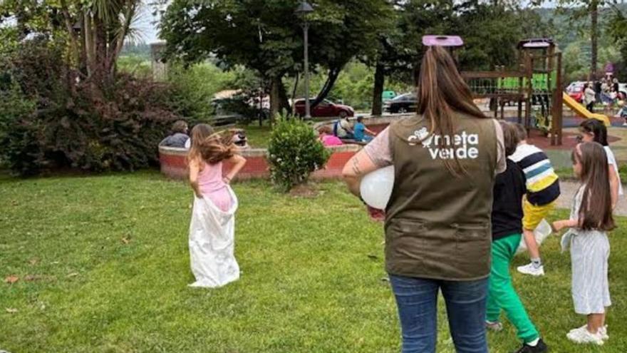 Una de las actividades infantiles celebradas ayer en Grado. | LNE