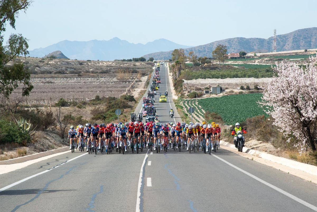 Foto de la pasada edición de la Setmana Ciclista-Volta Femenina de la Comunitat Valenciana 2026, que tuvo una etapa entre Benicàssim y Nules.
