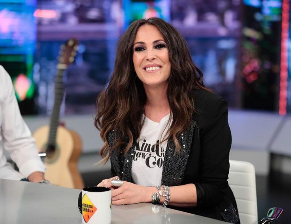 Malú con camiseta de Slow Love en El Hormiguero