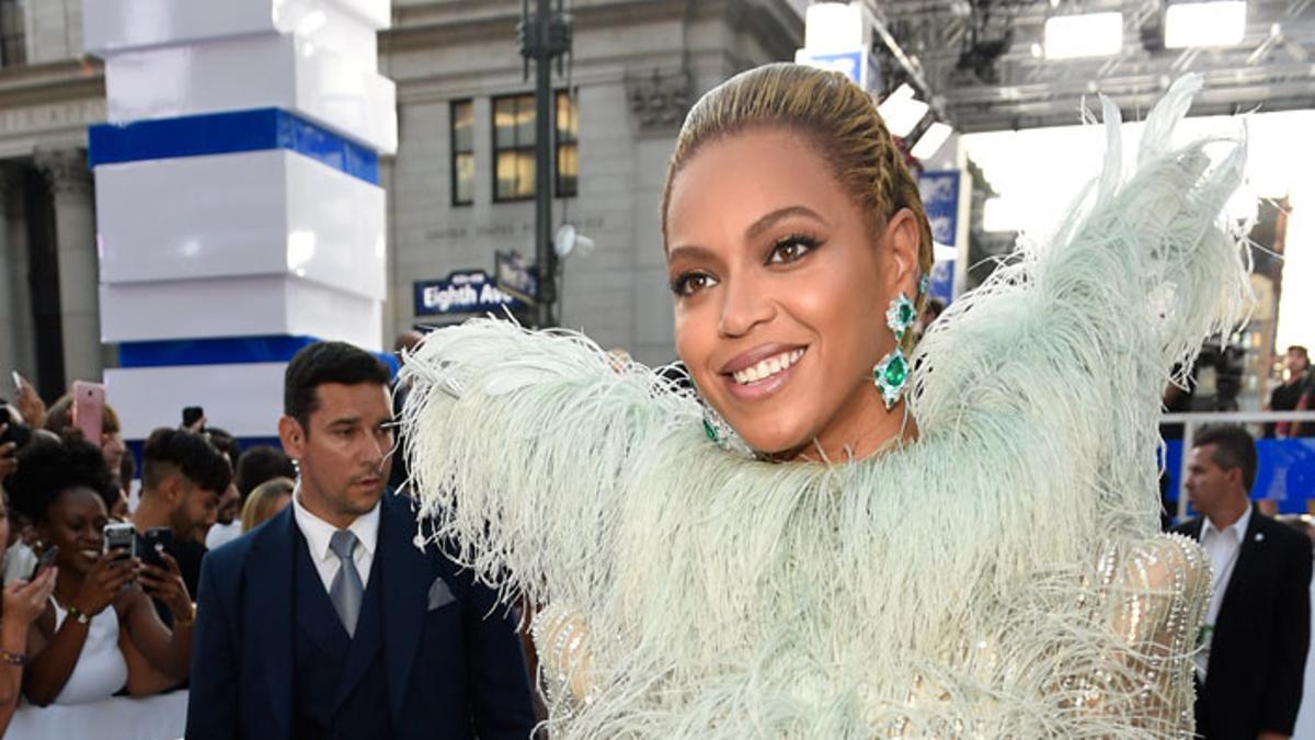 Los looks de Beyoncé en los MTV Video Music Awards 2016