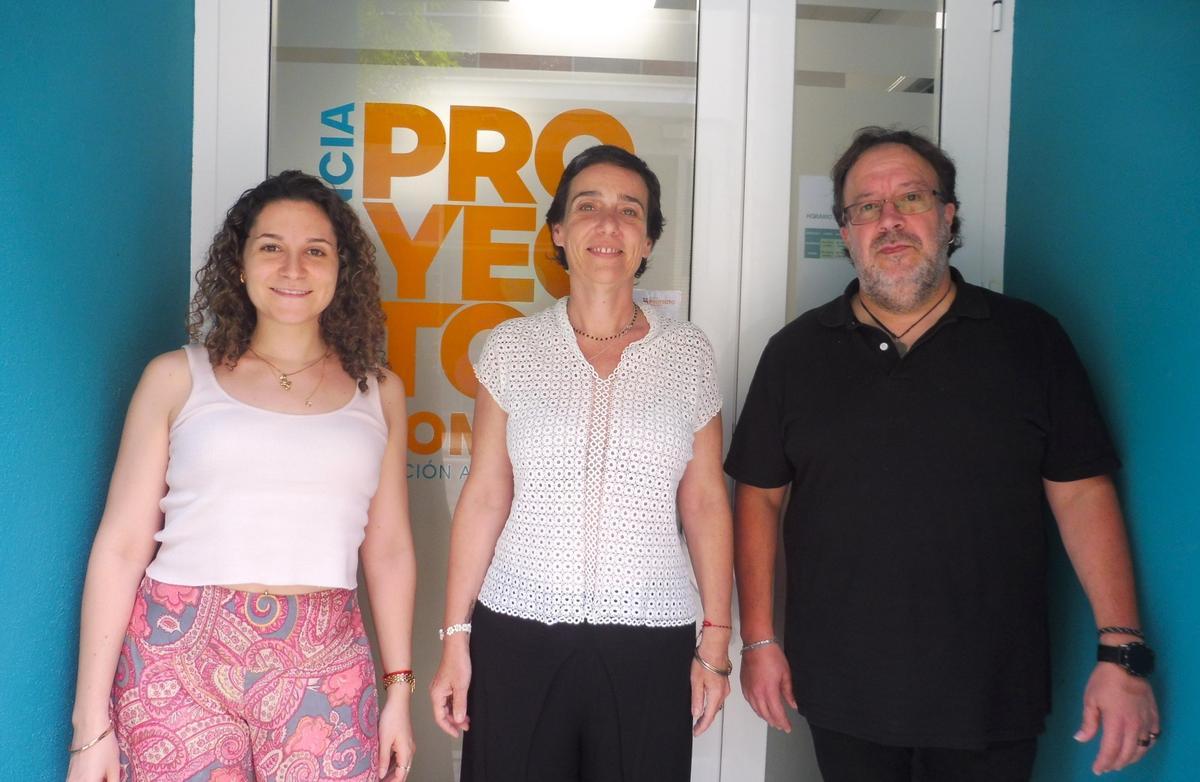 Los terapeutas de PHGandia; de izquierda a derecha Andrea Roca, Esther Moreda y Paco Montero.