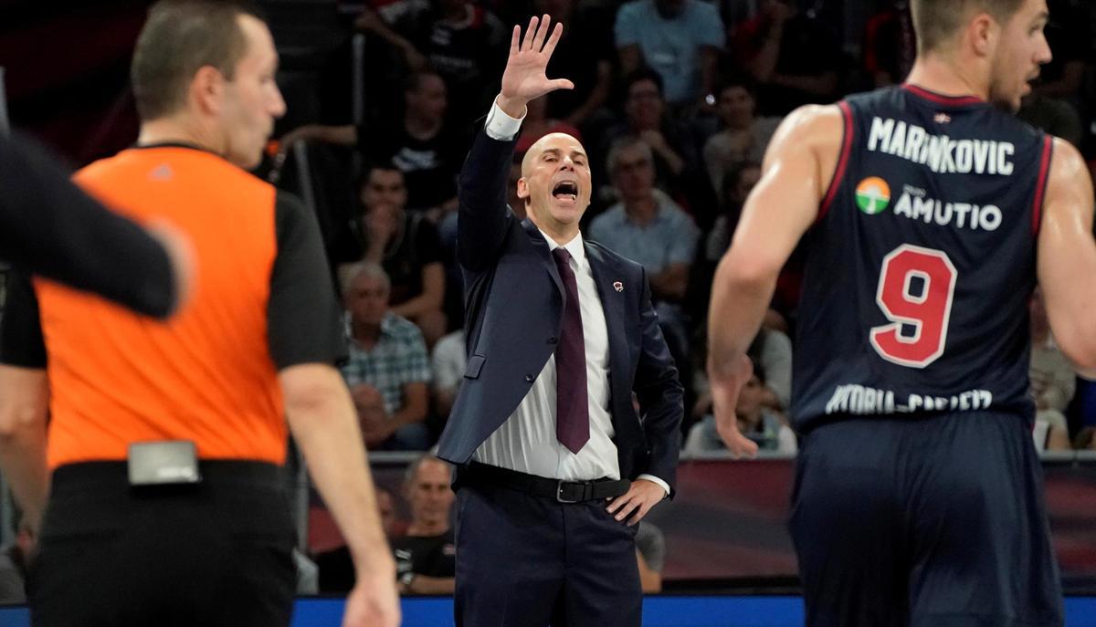 Joan Peñarroya sabe que su etapa en Vitoria podría acabar en las próximas horas