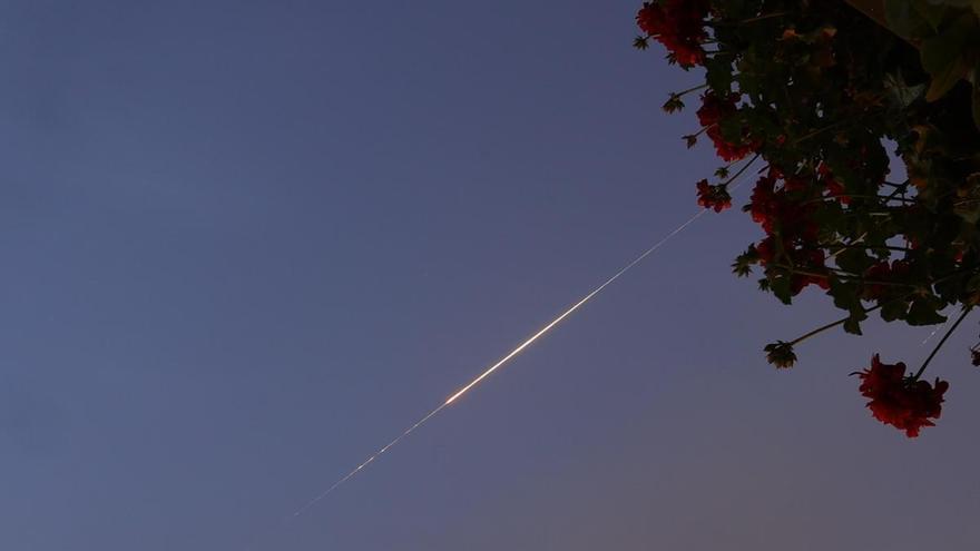 Israel informa de daños en el centro del país por un misil iraní que no fue interceptado