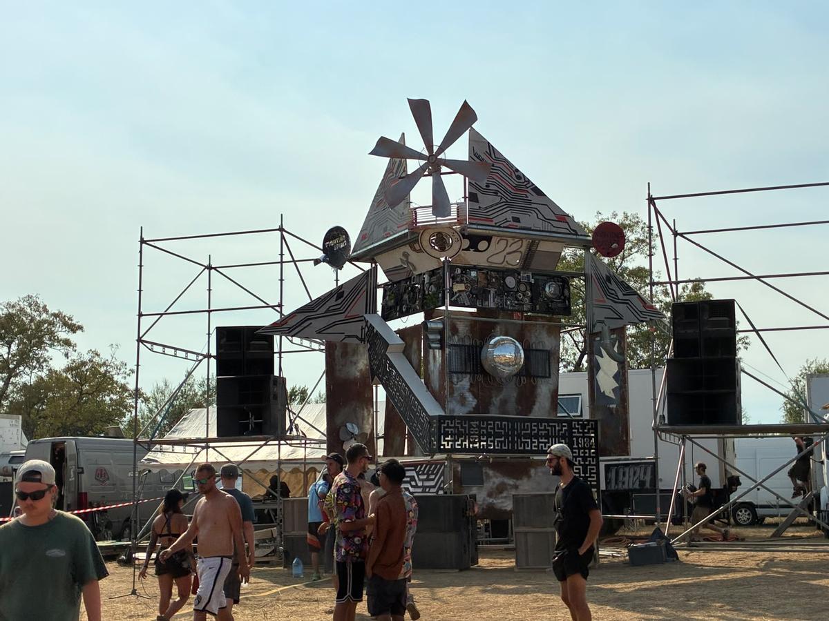 Galería | Así es la 'rave' de La Granja (Cáceres) Galería | Así es la 'rave' de La Granja (Cáceres)