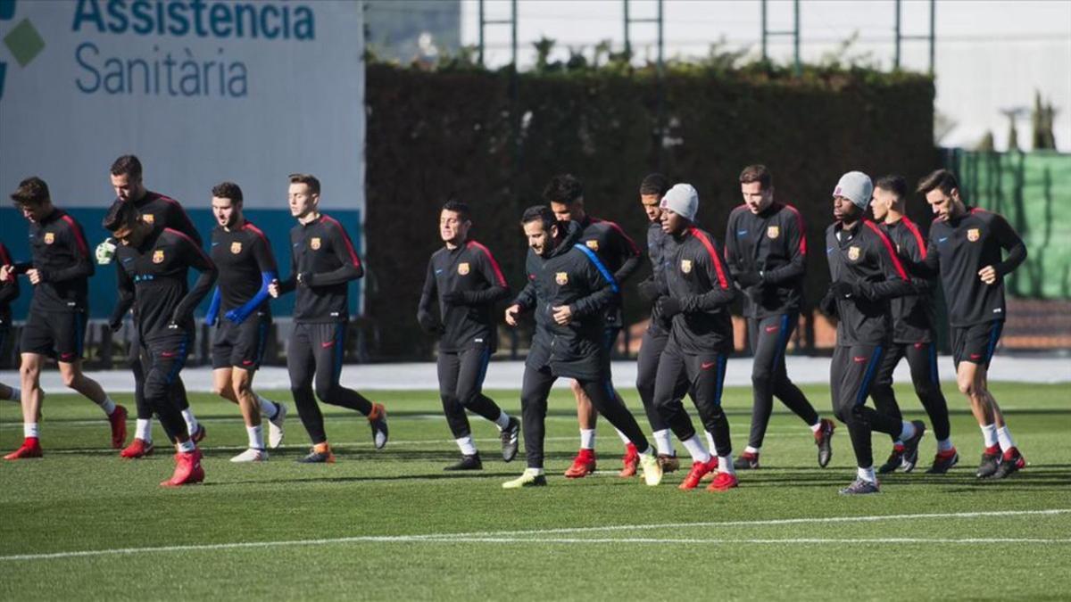 El filial azulgrana se ejercitó en la Ciudad Deportiva antes de viajar a Córdoba