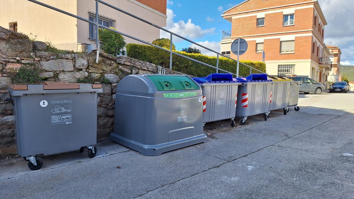 Contenidors de reciclatge a Sant Salvador de Guardiola