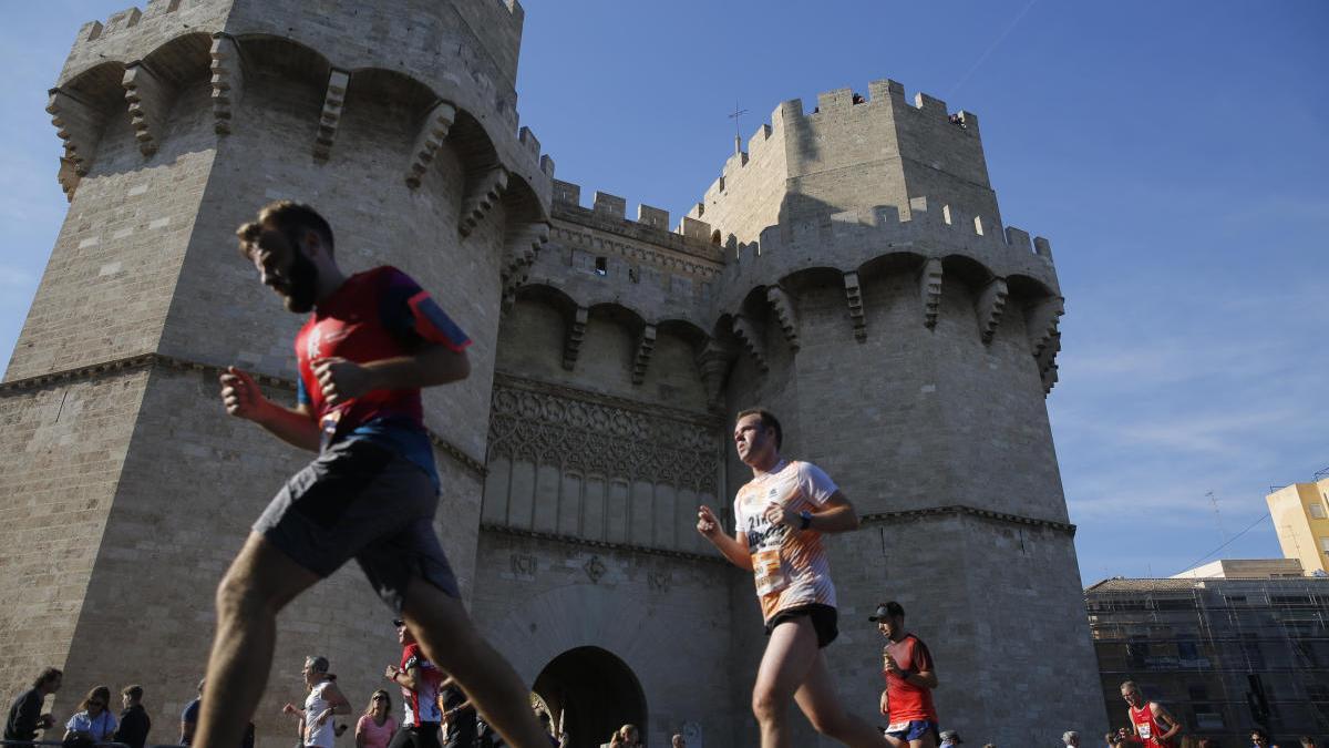 Imagen del último Medio Maratón Trinidad Alfonso, en su recorrido por el centro de València.