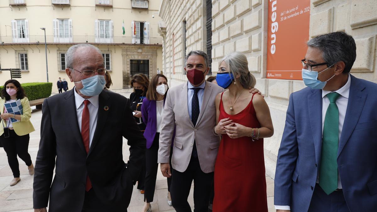 Elías Bendodo preside la inauguración de la sala Eugenio Chicano del Museo de Málaga.