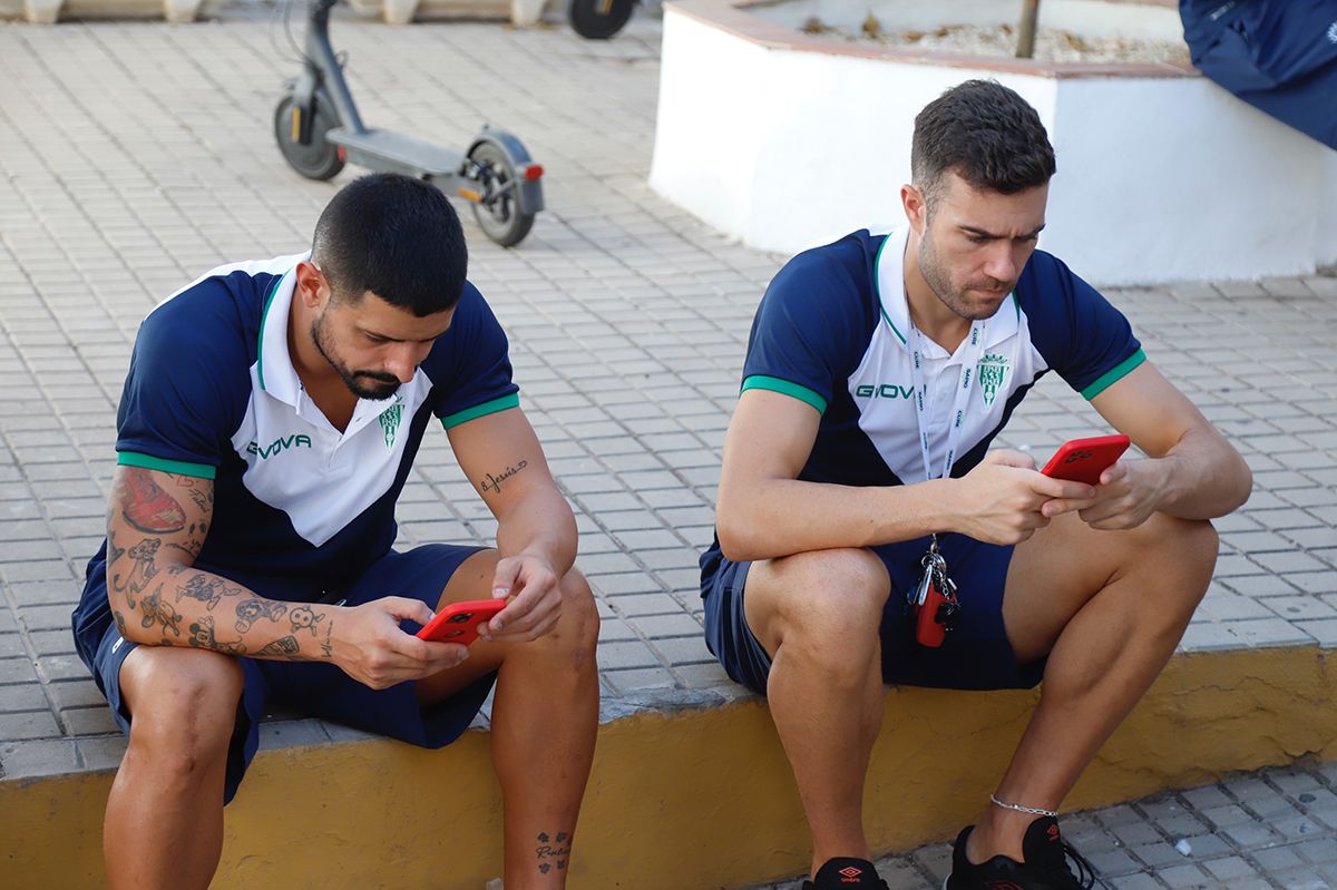 La visita del Córdoba Futsal a María Auxiliadora en imágenes