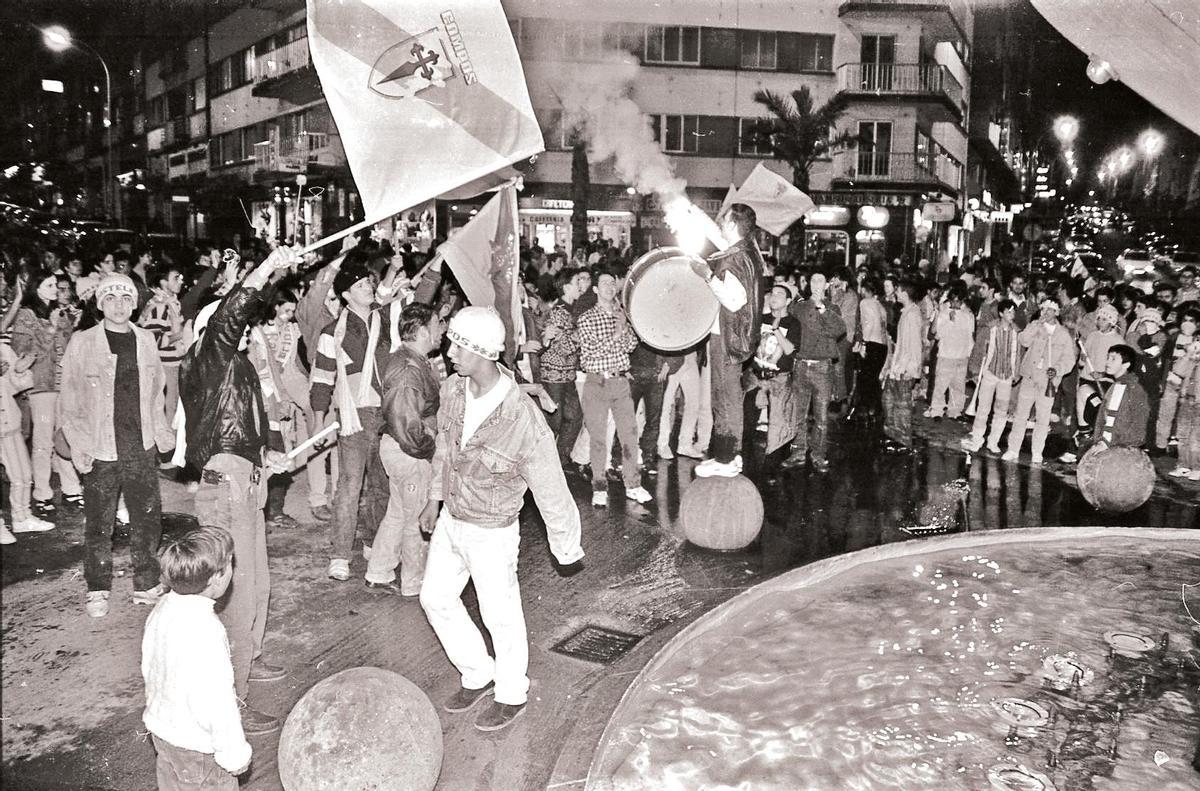 ...Cuando muchas celebraciones terminaban con un baño en la fuente que estaba en Plaza Roja