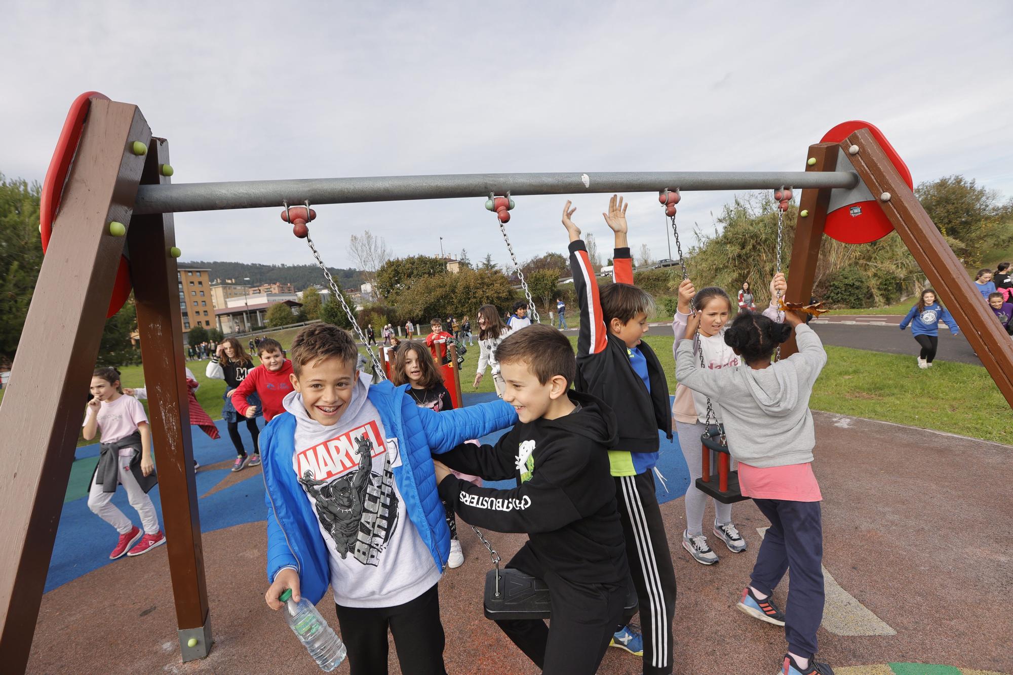 El "comando glucosa" del colegio Carmen Ruiz-Tilve hace campaña contra la diabetes