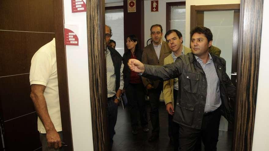 Visita de prescriptores internacionales a Portadeza en 2011, con Blanco a la derecha.  // Bernabé/Javier Lalín