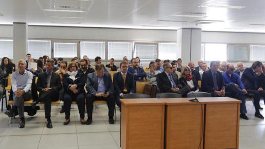 El banquillo de los acusados durante la lectura de la sentencia.