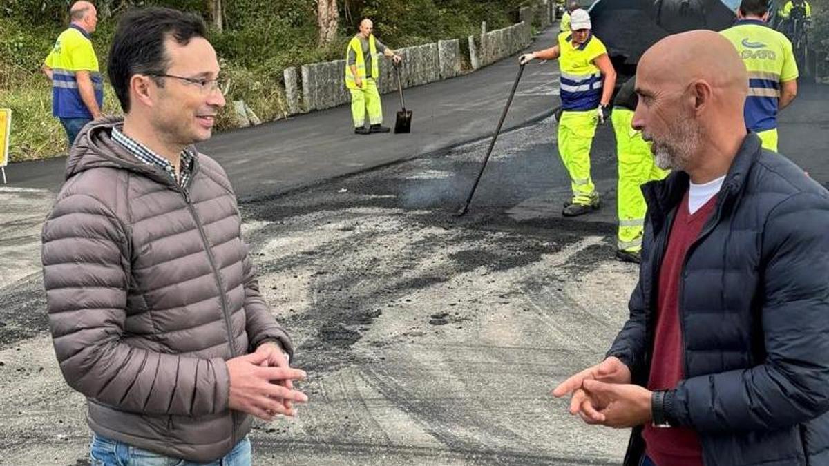 El concejal Abal Varela en la zona de la obra.