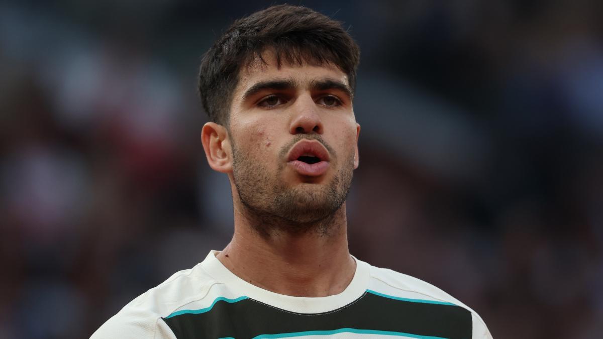 Carlos Alcaraz se enfrenta a Lorenzo Musetti hoy viernes 6 de junio en semifinales de Roland Garros 2025