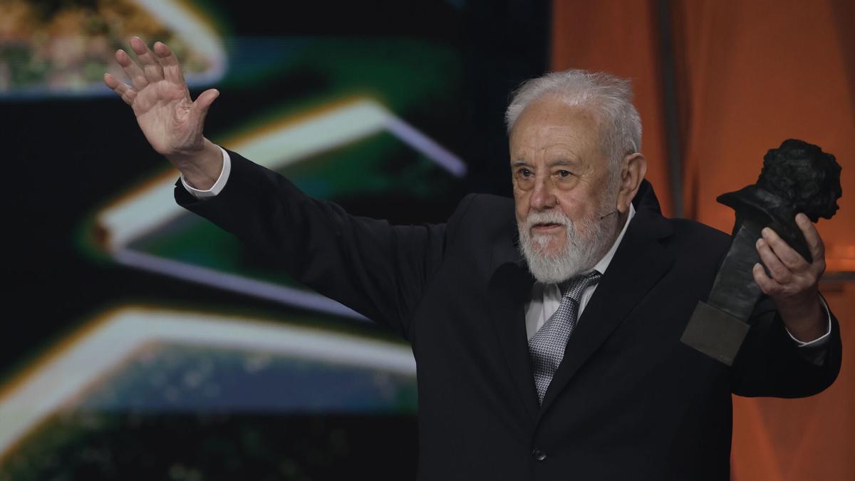 CINE ESPAÑOL | Gonzalo Suárez critica a Trump al recibir el Goya de Honor: «Es un personaje que juega al golf con nuestro mundo» CINE ESPAÑOL | Gonzalo Suárez critica a Trump al recibir el Goya de Honor: «Es un personaje que juega al golf con nuestro mundo»