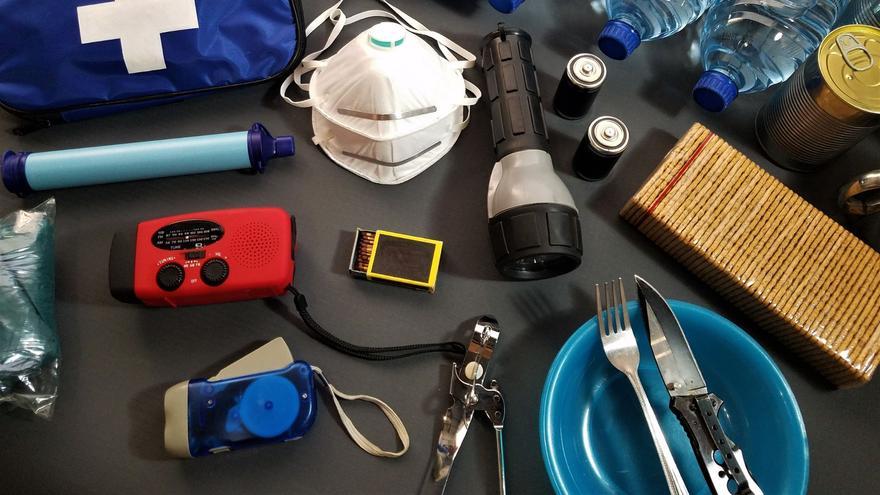 Este es el kit de emergencia que se necesita para subsistir en caso de catástrofe
