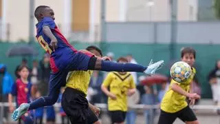 El 'mini Eto'o' que despunta en La Masia lidera el 11 ideal de la cantera
