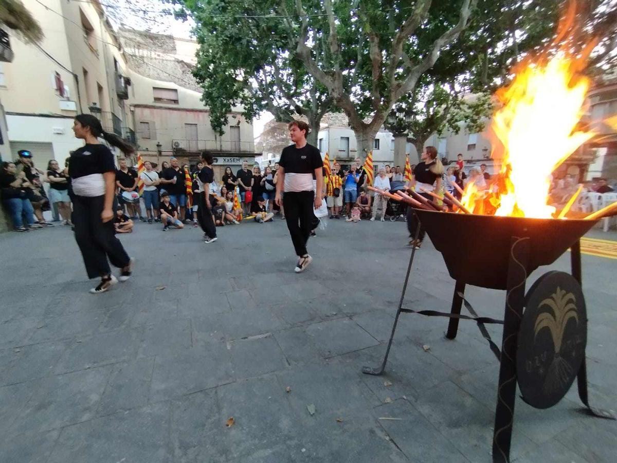 Sant Vicenç de Castellet rep la flama del Canigó