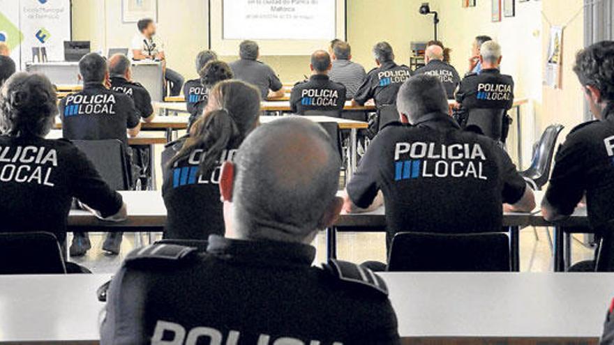 Seminario sobre la ordenanza cívica para policías