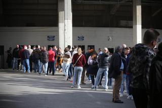 Colas para comprar las entradas del partido de Copa que enfrentará al Intercity y el Barceloona