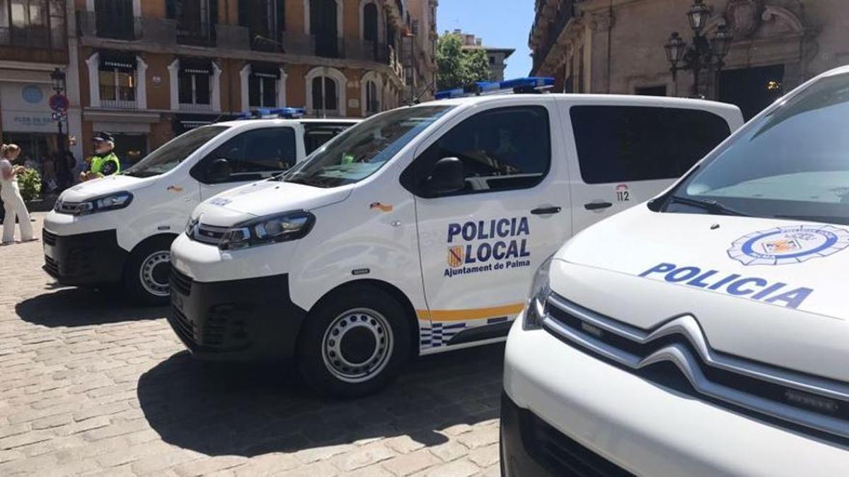 Vehículos de la Policía Local de Palma.