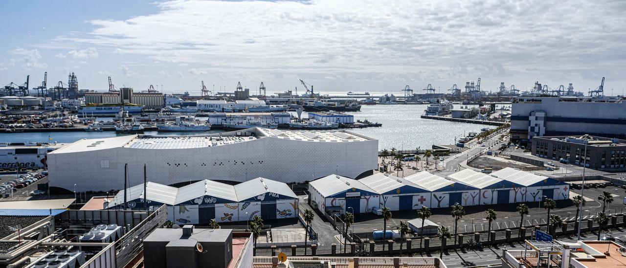 Vistas de las naves del PMA en el Puerto de Las Palmas.