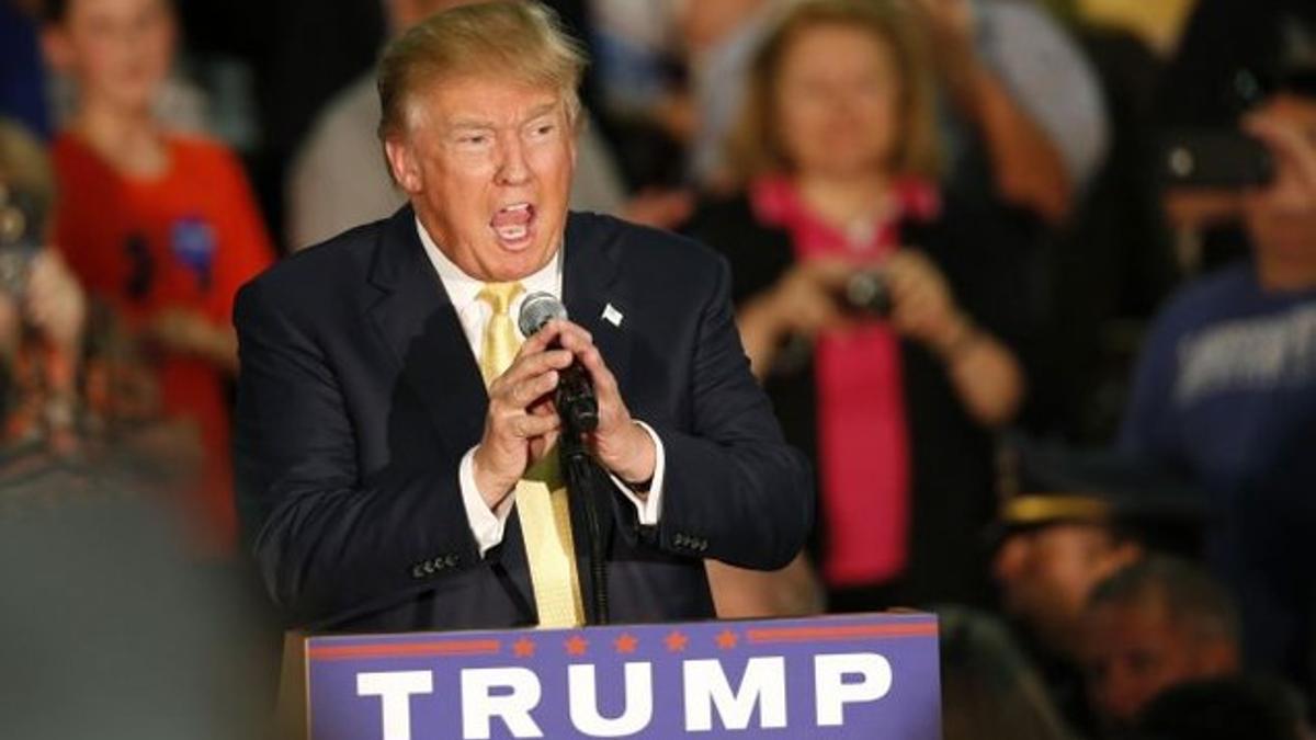 Donald Trump hablando durante el mitin electoral que tuvo ligar el jueves en Rochester.
