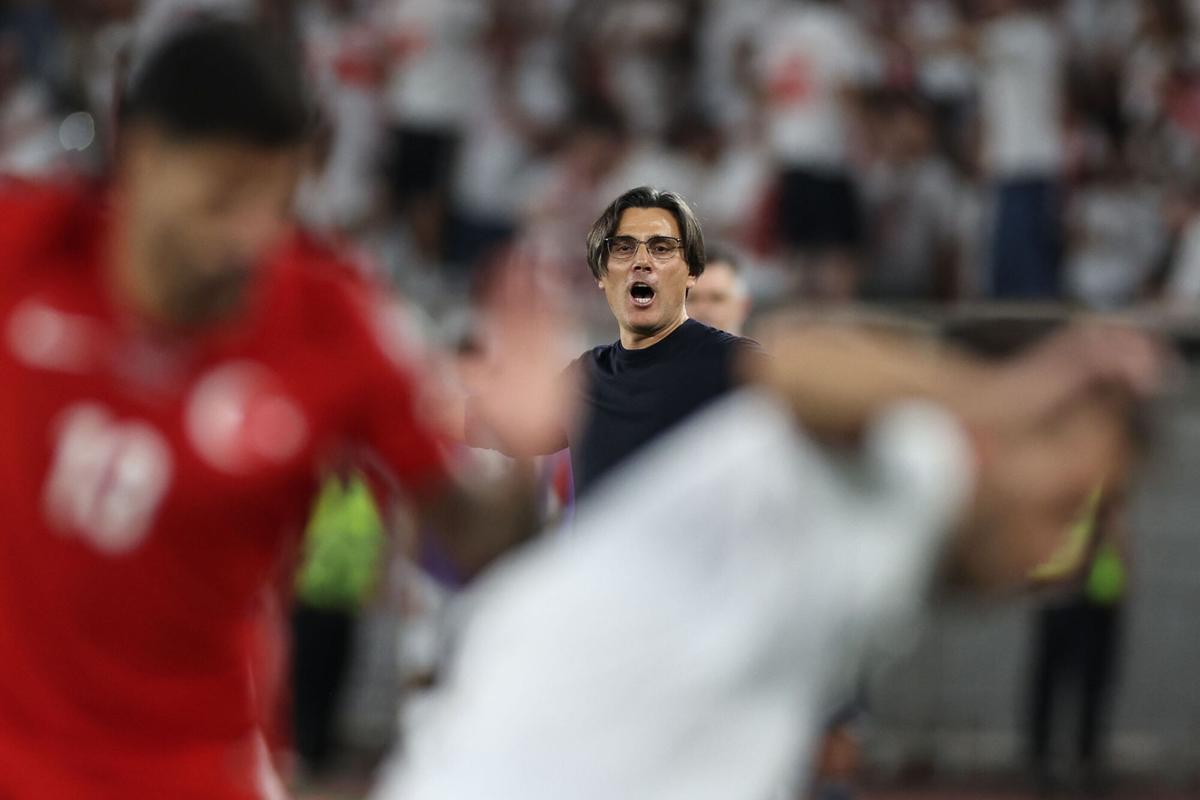 Vincenzo Montella, in the Georgia-Turquía.