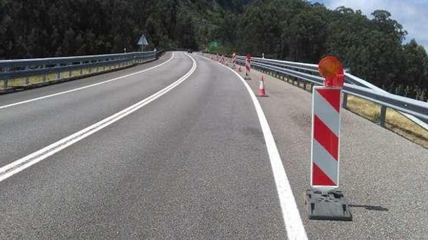 Señalización del viaducto de A Portela. // Santos Álvarez