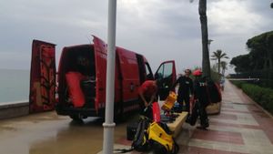 Els Bombers busquen un banyista perdut a la costa de Blanes