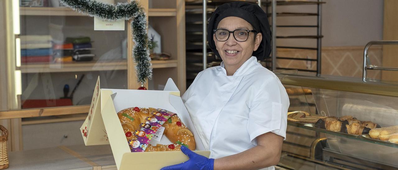 GALERÍA | Así se hacen los roscones de Reyes en Mérida