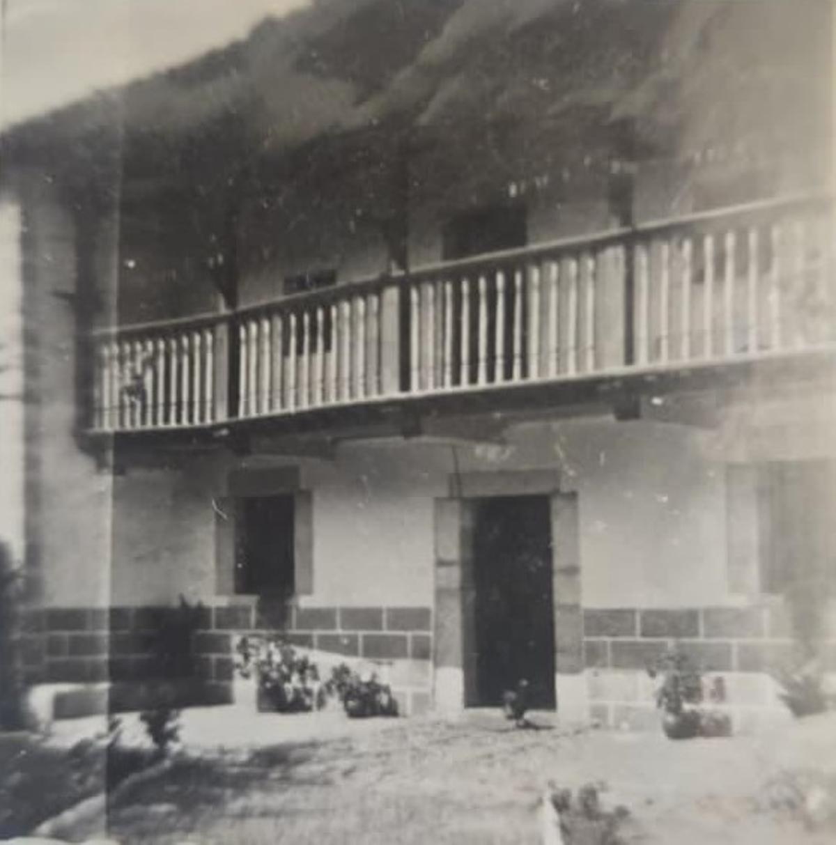 Una imagen de la casa de los Noriega Escandón en Buelna (Llanes).