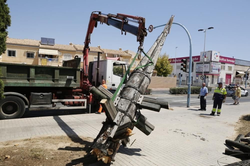 Se desploman el eje y las aspas del Molino del Calvario de Torrevieja