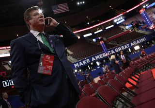Las 72 horas que liquidaron el pacto de Villarejo con el exjefe de campaña de Trump: "Se ha entregado al FBI"